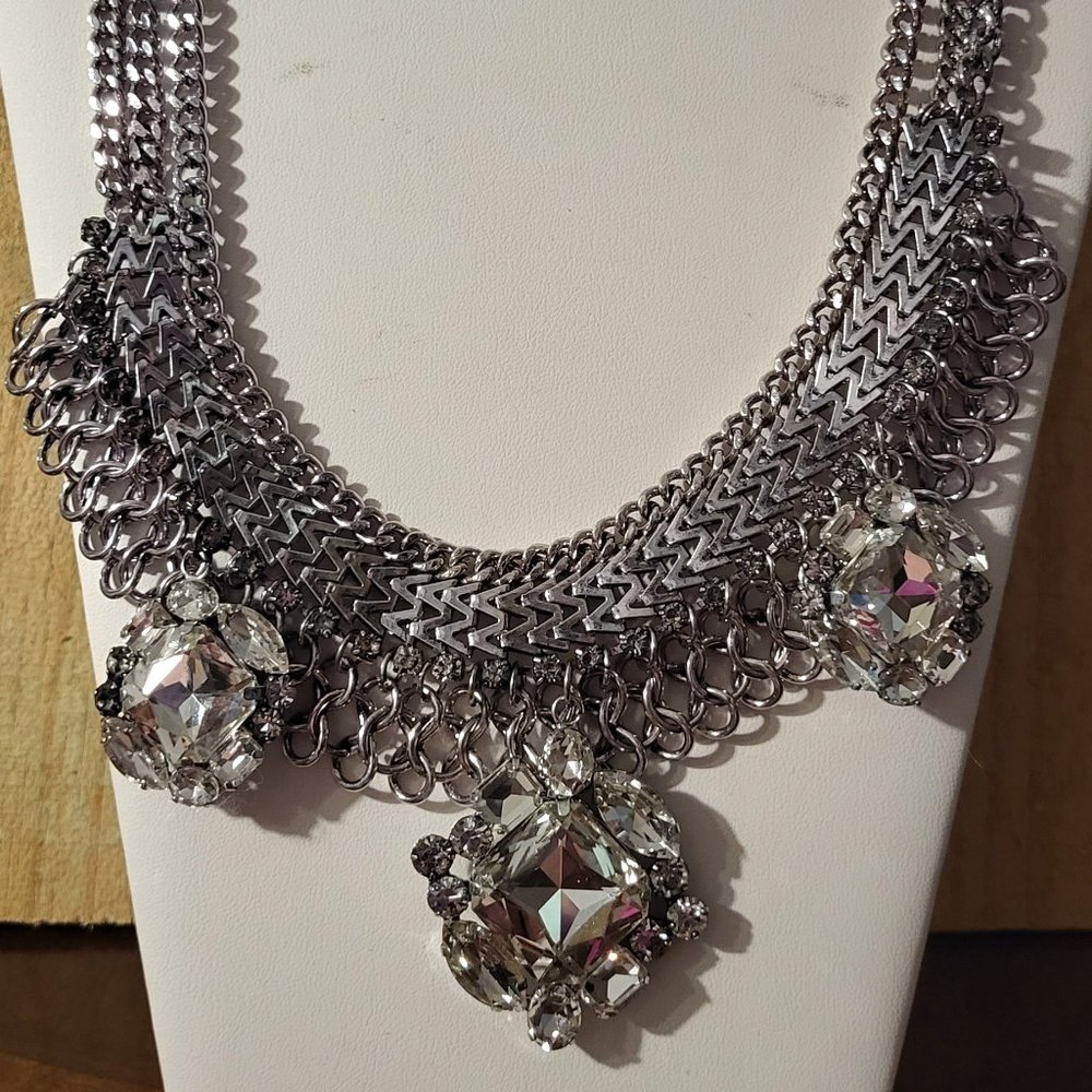 Beautiful Large silver and Crystal/rhinestone necklace - Picture 3 of 4